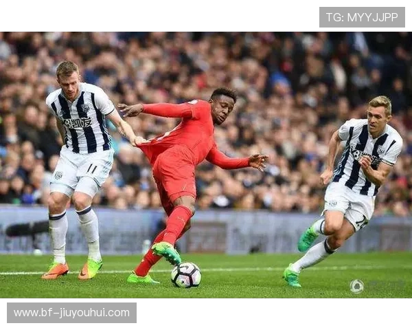 足球单挑赛爆笑瞬间 球场上你来我往谁笑到最后